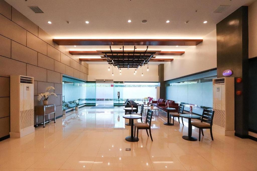 Hotel Sogo Macapagal Paranaque City Buitenkant foto